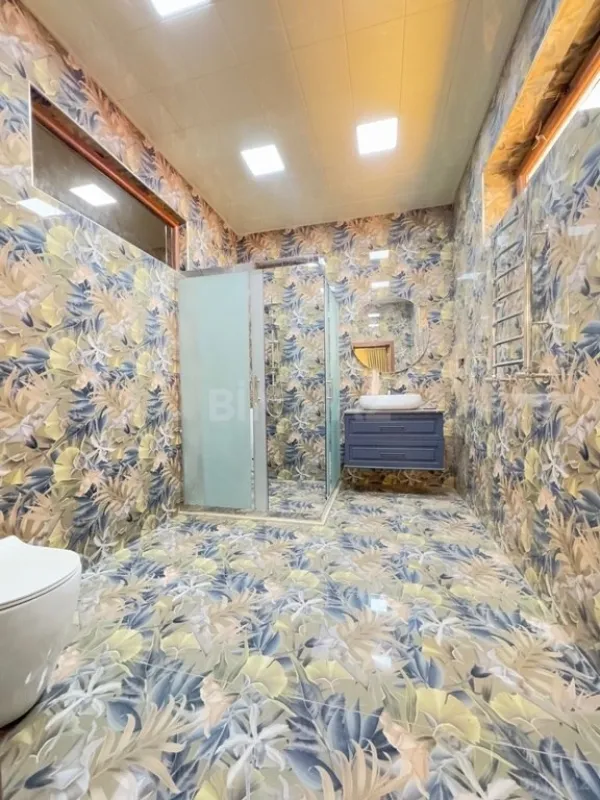 Satılır 6 otaqlı həyət evi 350 m²