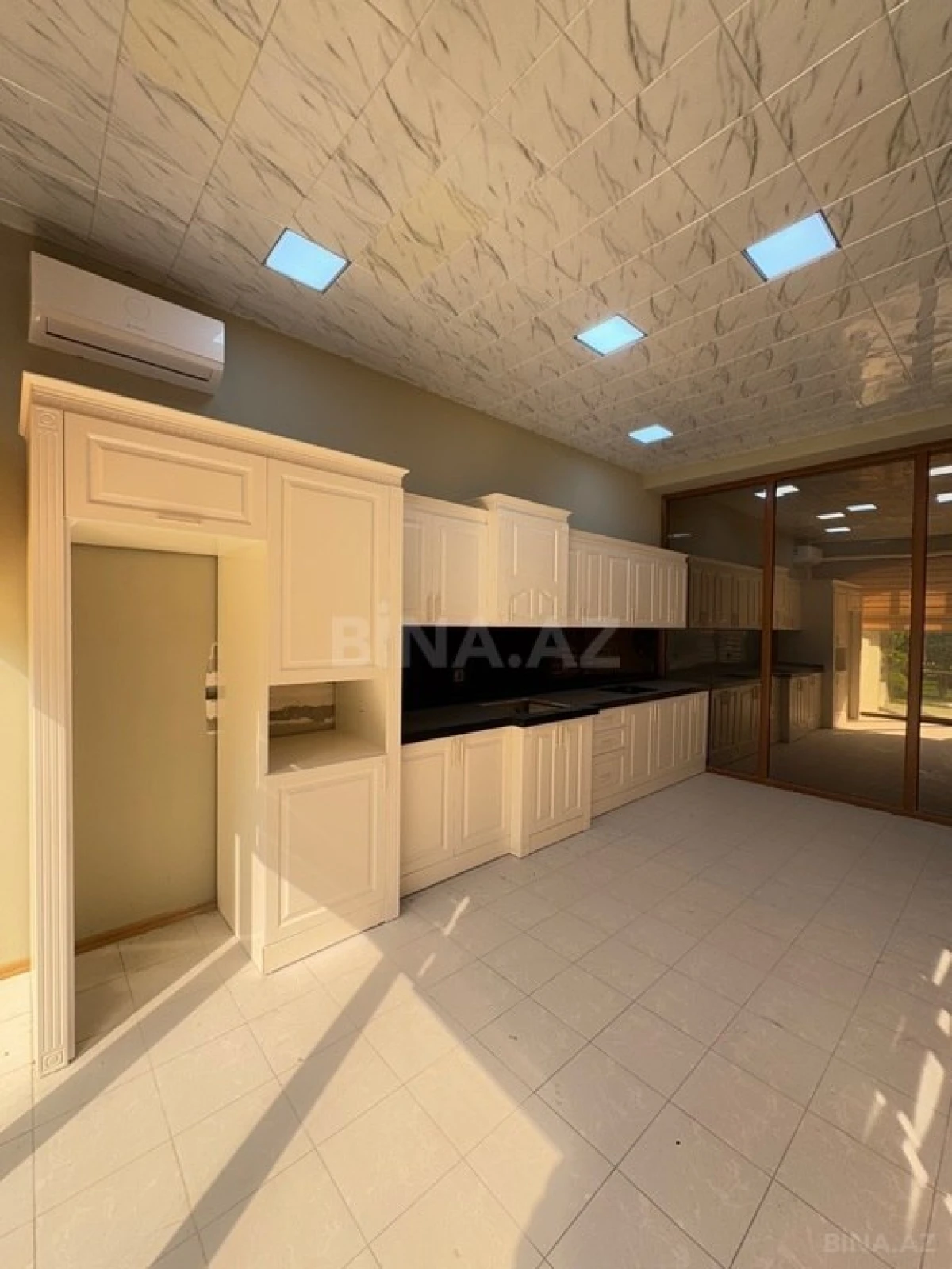 Satılır 6 otaqlı həyət evi 350 m²