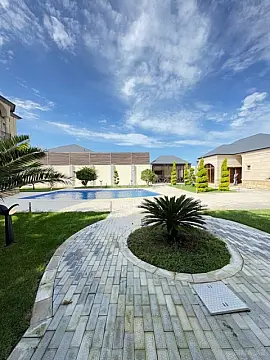 Satılır 6 otaqlı həyət evi 350 m²