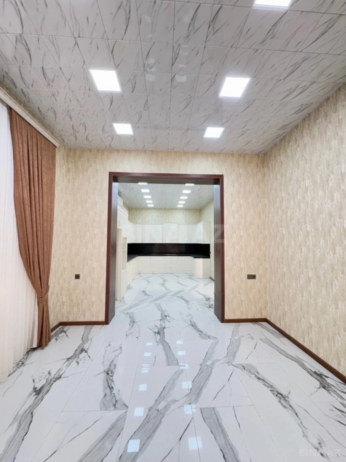 Satılır 6 otaqlı həyət evi 350 m²