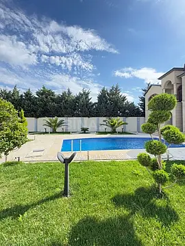 Satılır 6 otaqlı həyət evi 350 m²