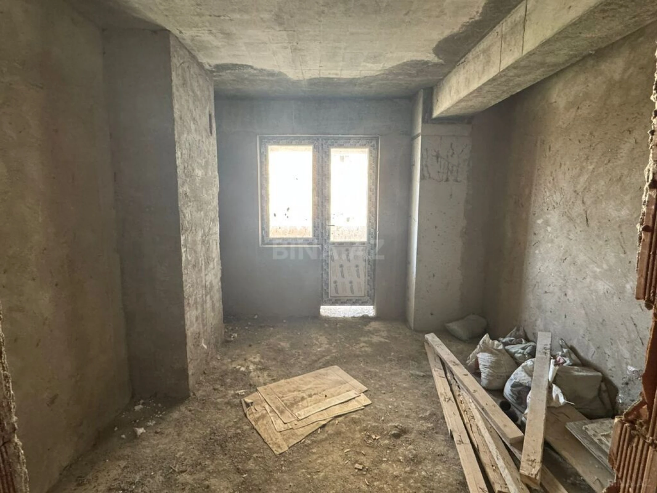 Satılır 2 otaqlı mənzil 100 m²