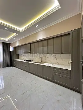 Satılır 4 otaqlı mənzil 235 m²
