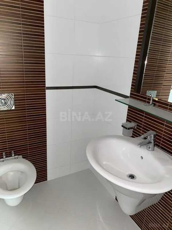 Satılır 4 otaqlı mənzil 170 m²
