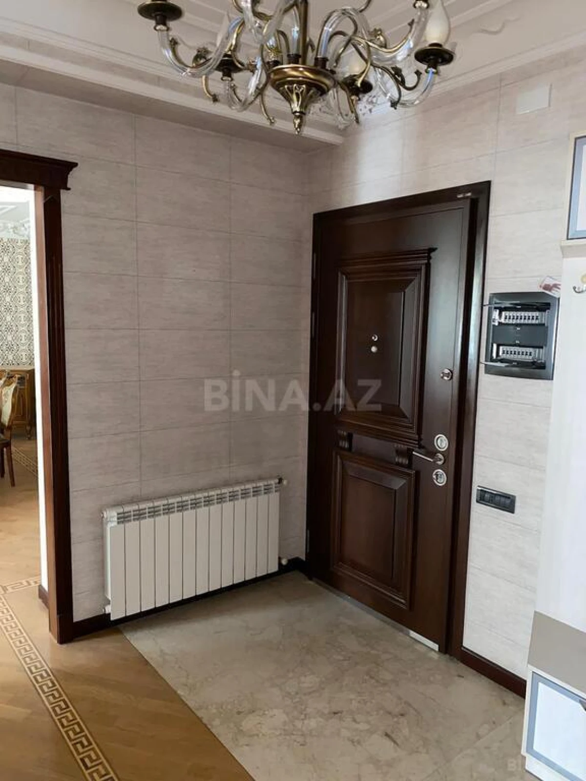 Satılır 4 otaqlı mənzil 170 m²