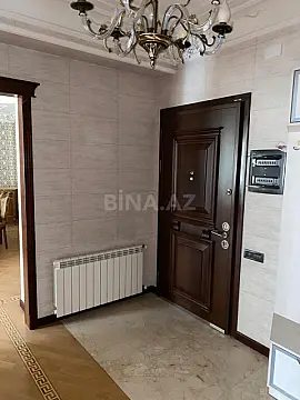 Satılır 4 otaqlı mənzil 170 m²