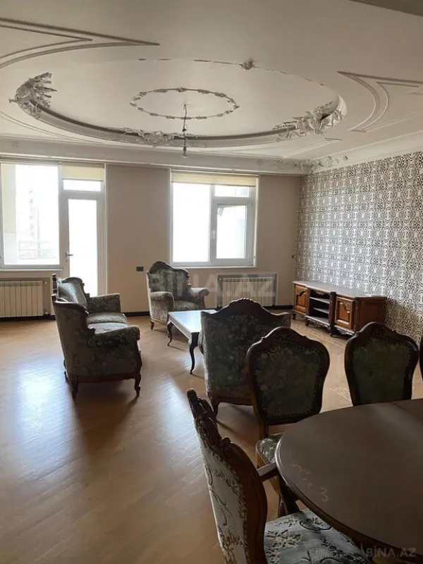 Satılır 4 otaqlı mənzil 170 m²