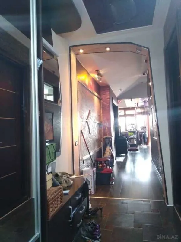 Satılır 6 otaqlı mənzil 176 m²