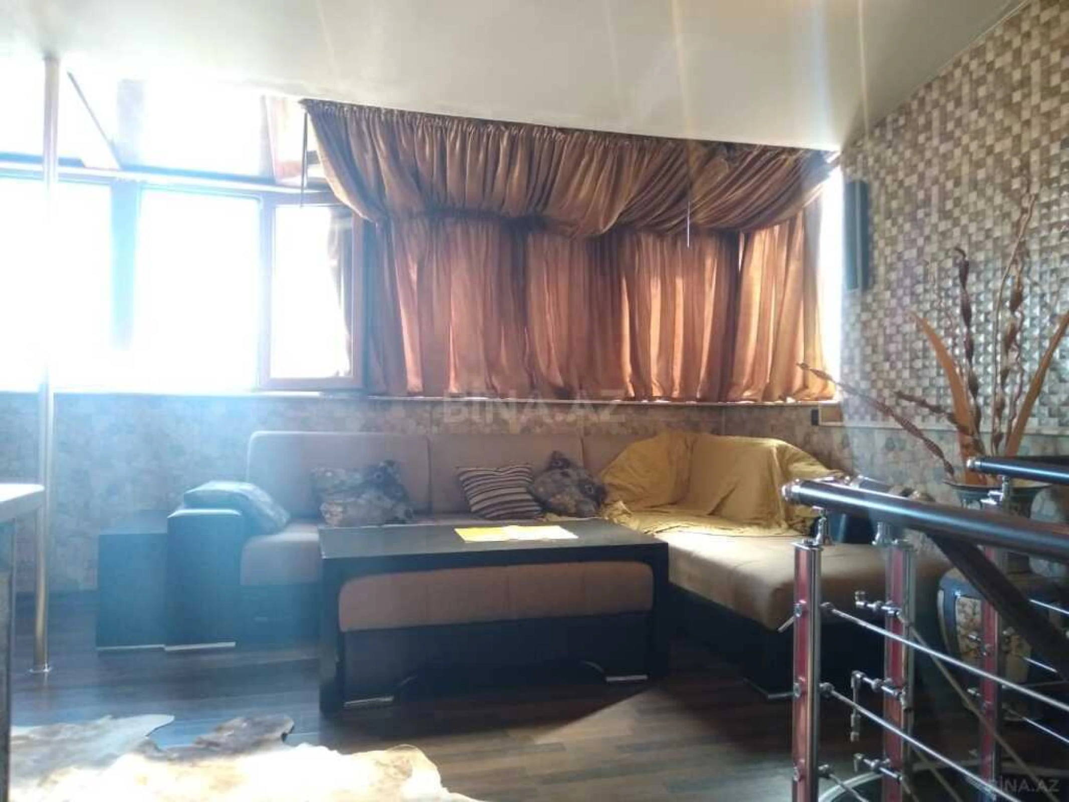 Satılır 6 otaqlı mənzil 176 m²