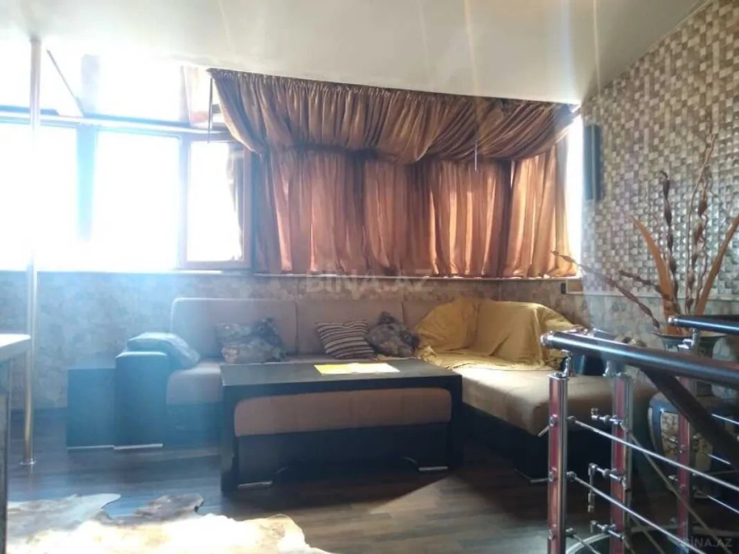 Satılır 6 otaqlı mənzil 176 m²