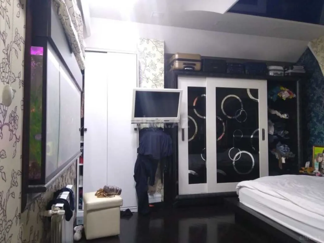 Satılır 6 otaqlı mənzil 176 m²