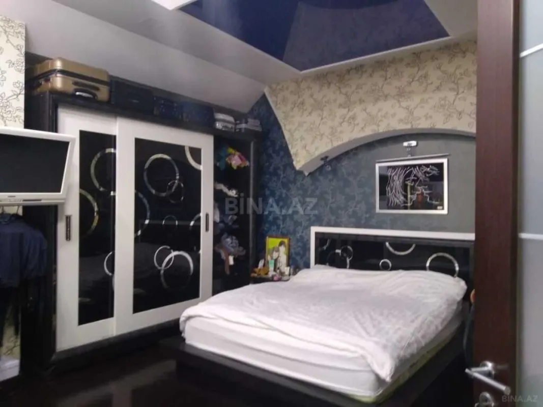 Satılır 6 otaqlı mənzil 176 m²