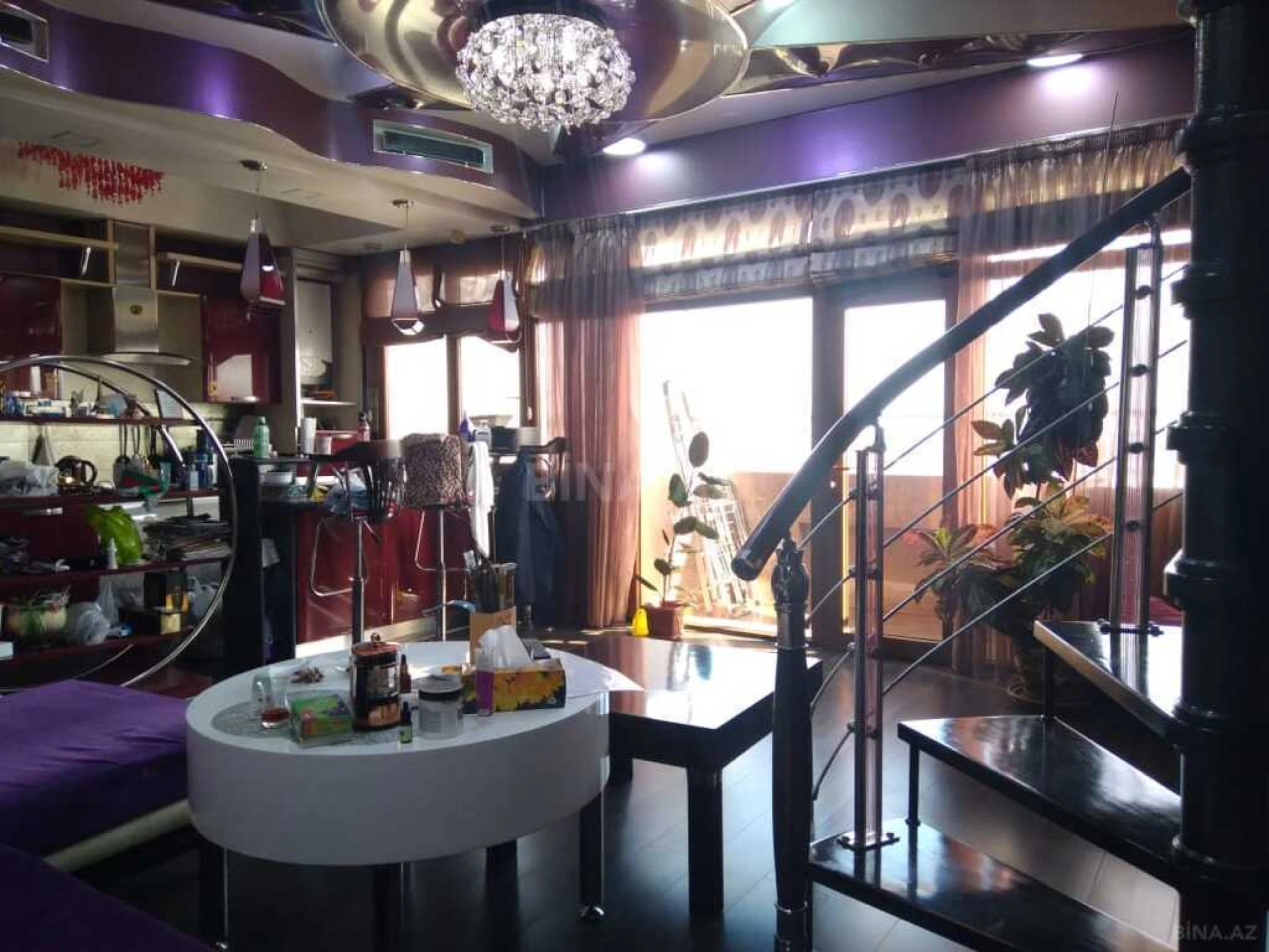 Satılır 6 otaqlı mənzil 176 m²