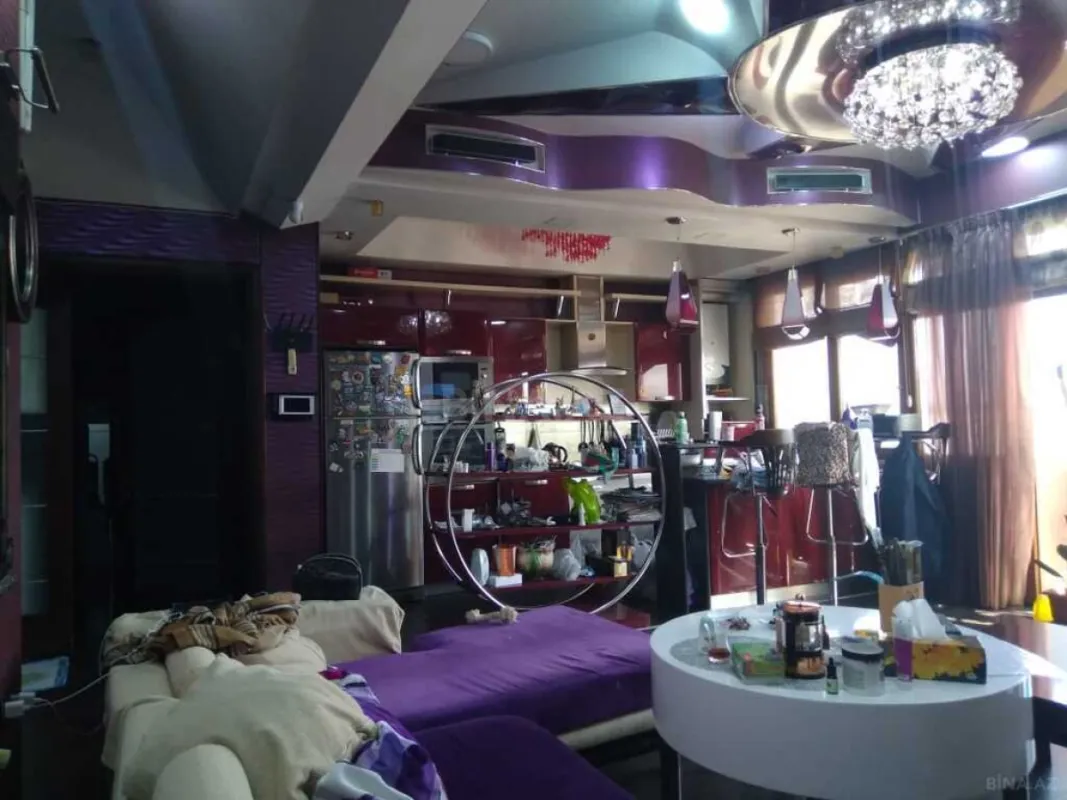 Satılır 6 otaqlı mənzil 176 m²