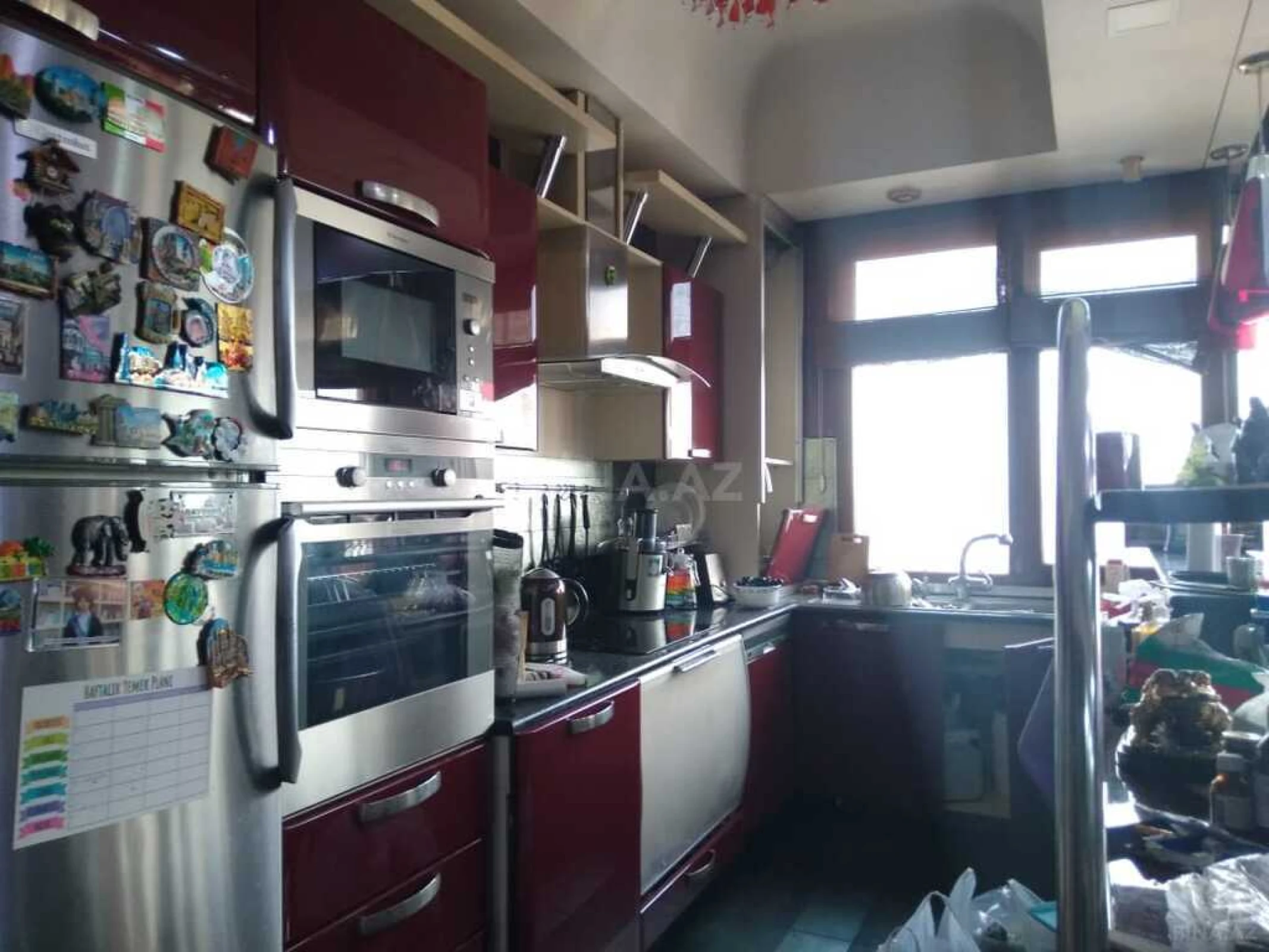 Satılır 6 otaqlı mənzil 176 m²