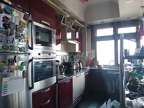 Satılır 6 otaqlı mənzil 176 m²