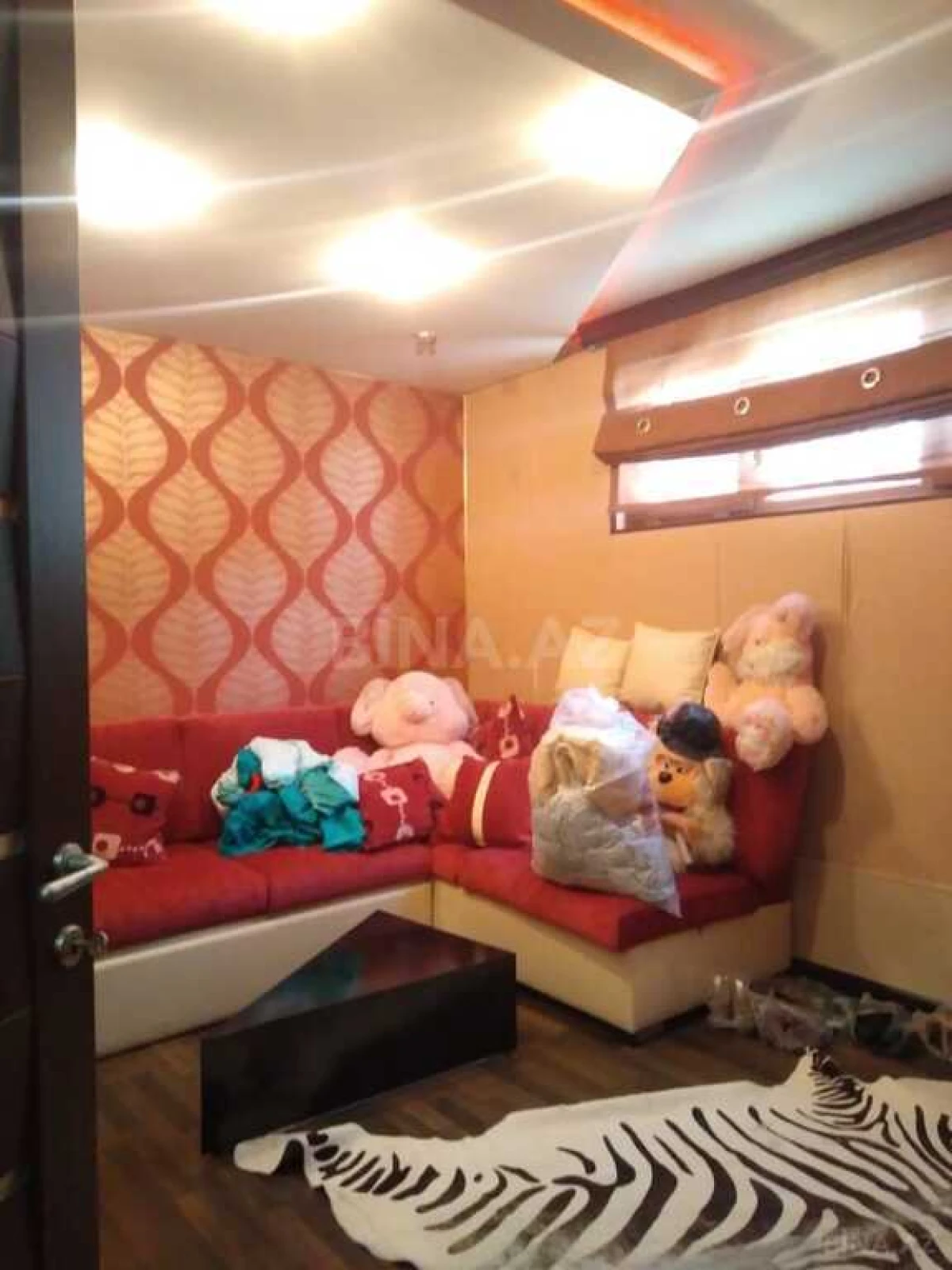 Satılır 6 otaqlı mənzil 176 m²