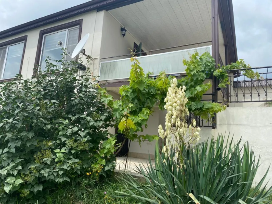 Satılır 4 otaqlı həyət evi 140 m²