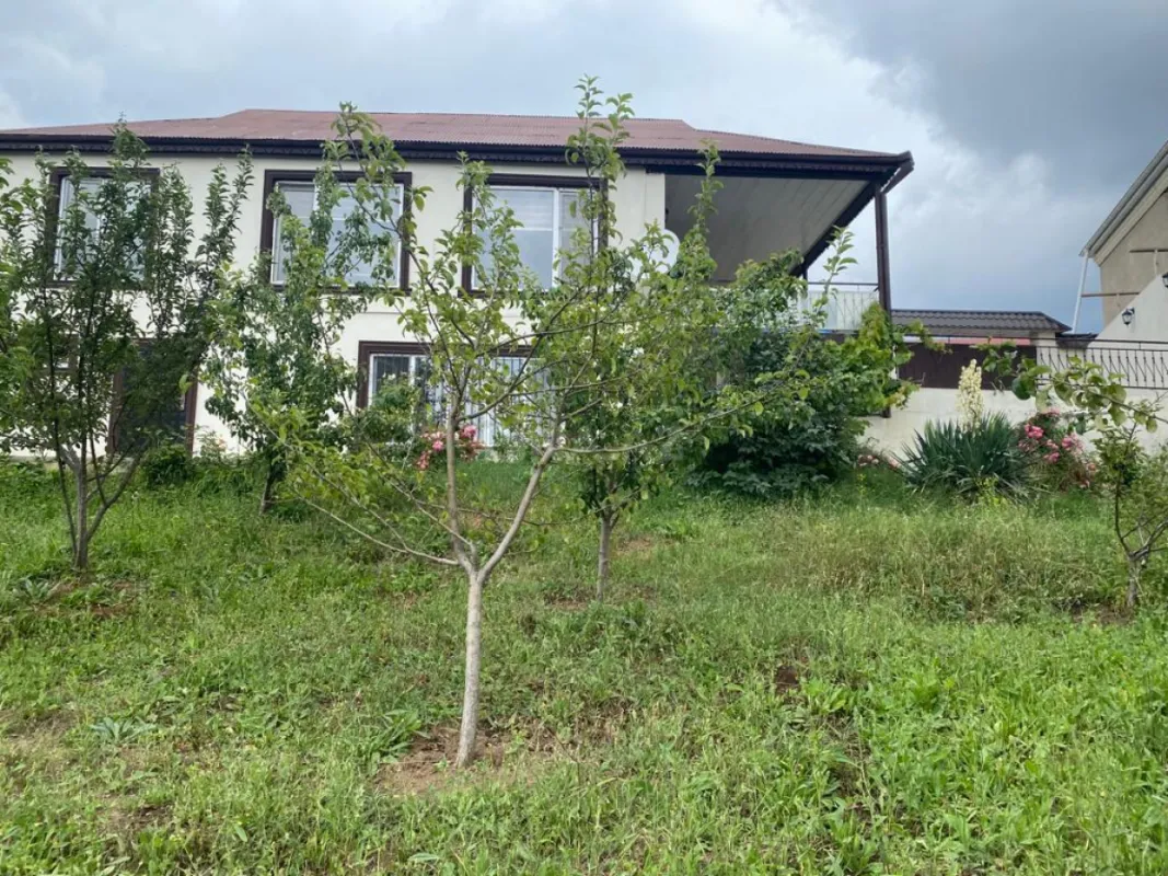 Satılır 4 otaqlı həyət evi 140 m²