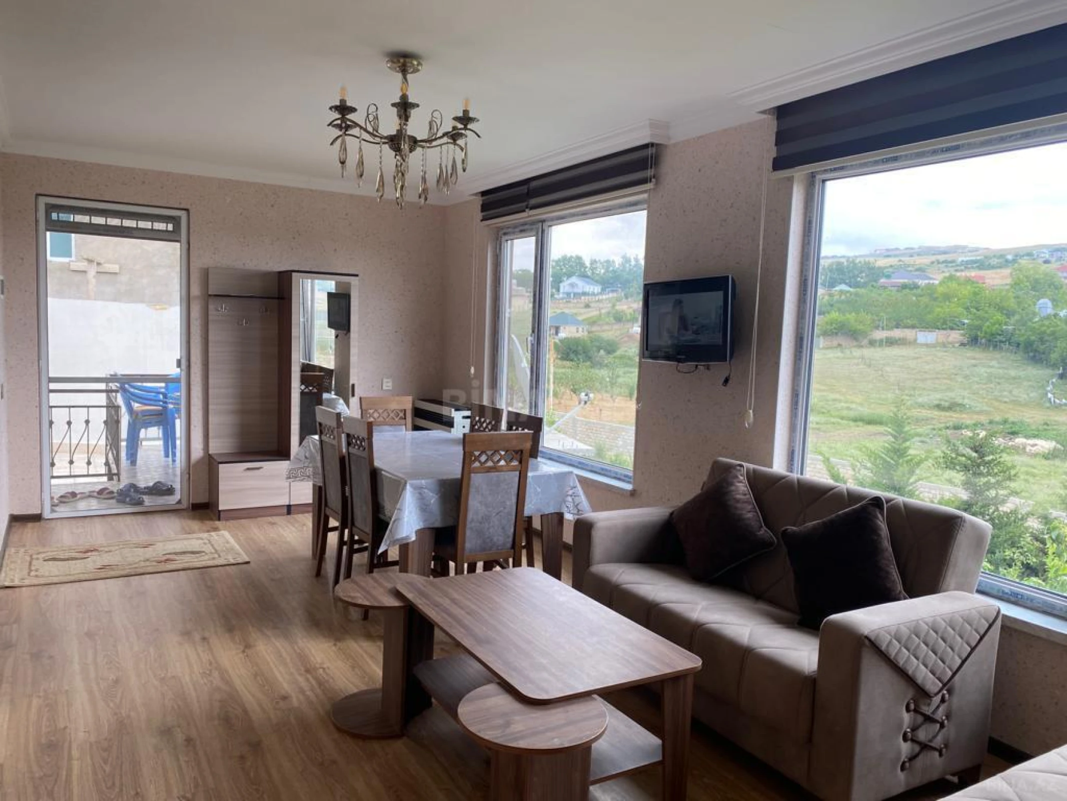 Satılır 4 otaqlı həyət evi 140 m²