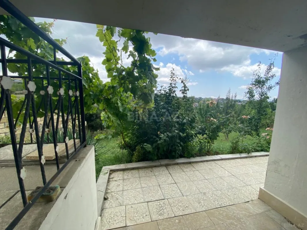 Satılır 4 otaqlı həyət evi 140 m²