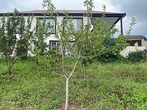 Satılır 4 otaqlı həyət evi 140 m²