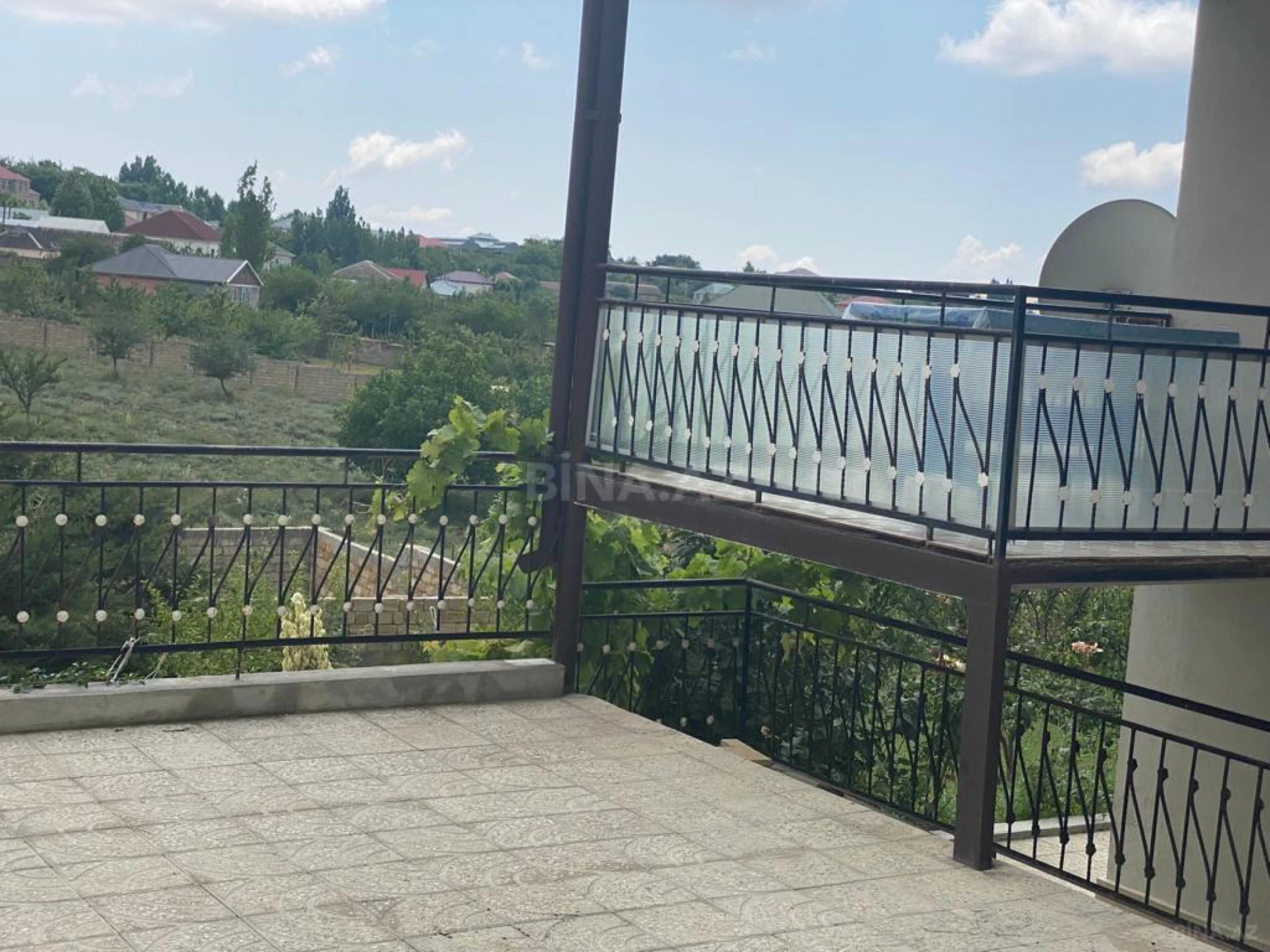 Satılır 4 otaqlı həyət evi 140 m²