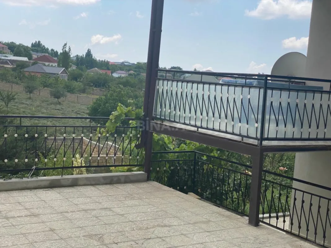Satılır 4 otaqlı həyət evi 140 m²