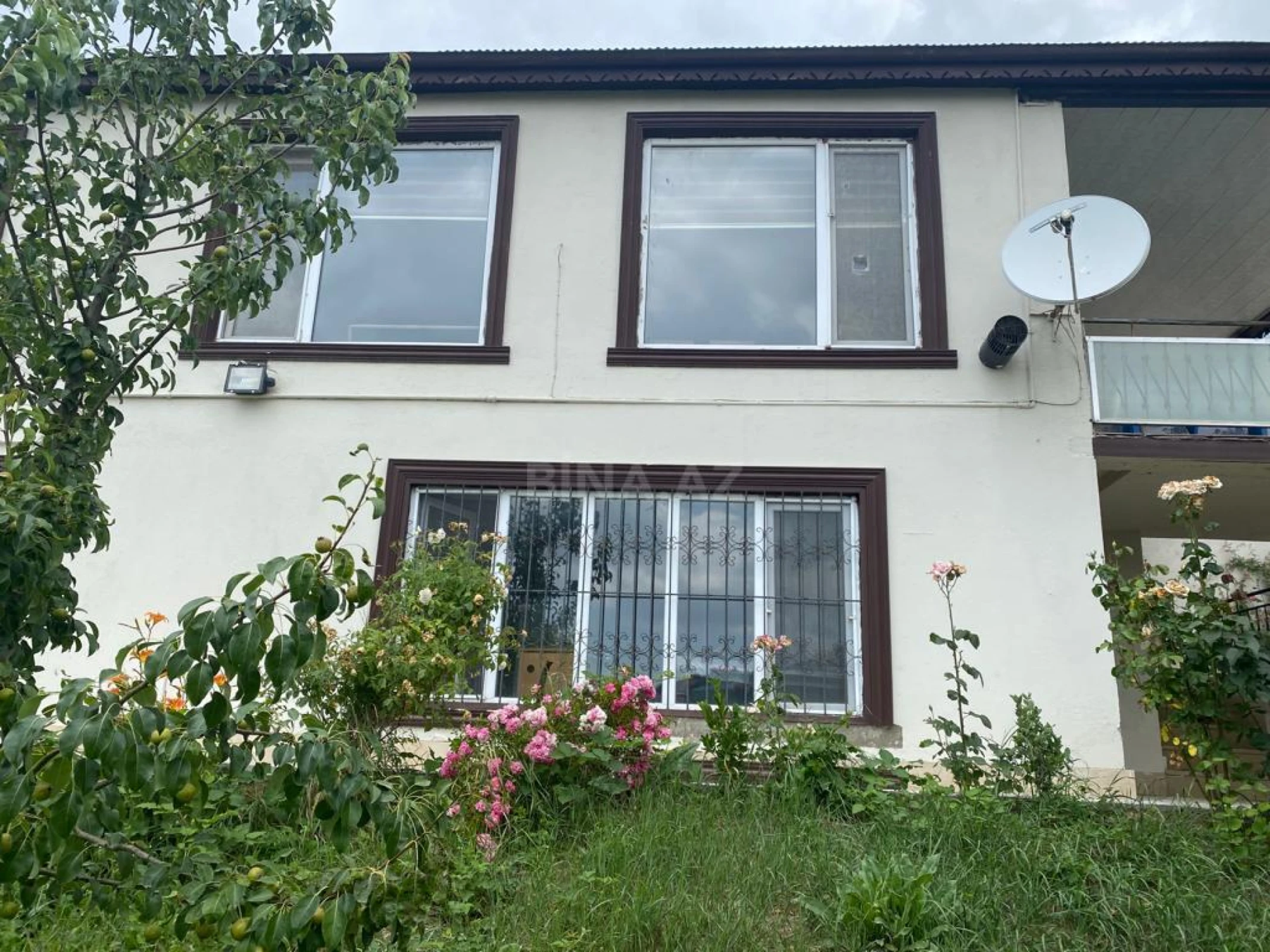 Satılır 4 otaqlı həyət evi 140 m²