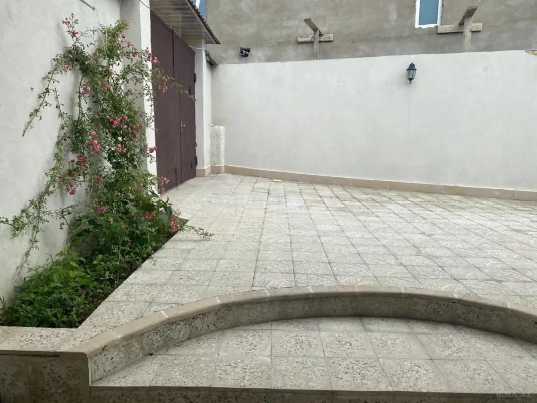 Satılır 4 otaqlı həyət evi 140 m²