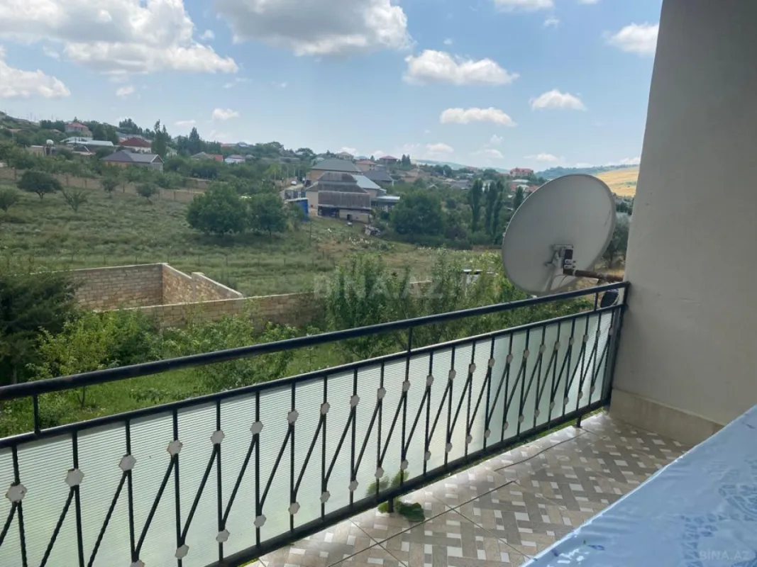 Satılır 4 otaqlı həyət evi 140 m²