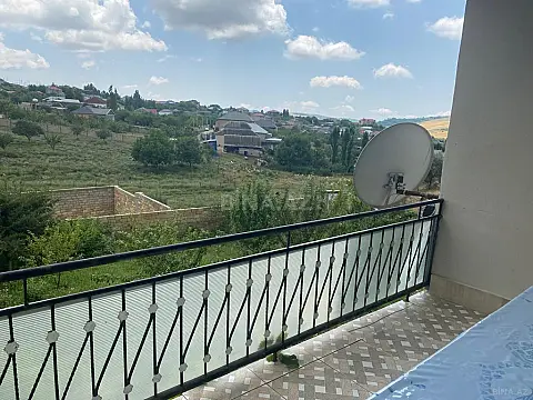 Satılır 4 otaqlı həyət evi 140 m²