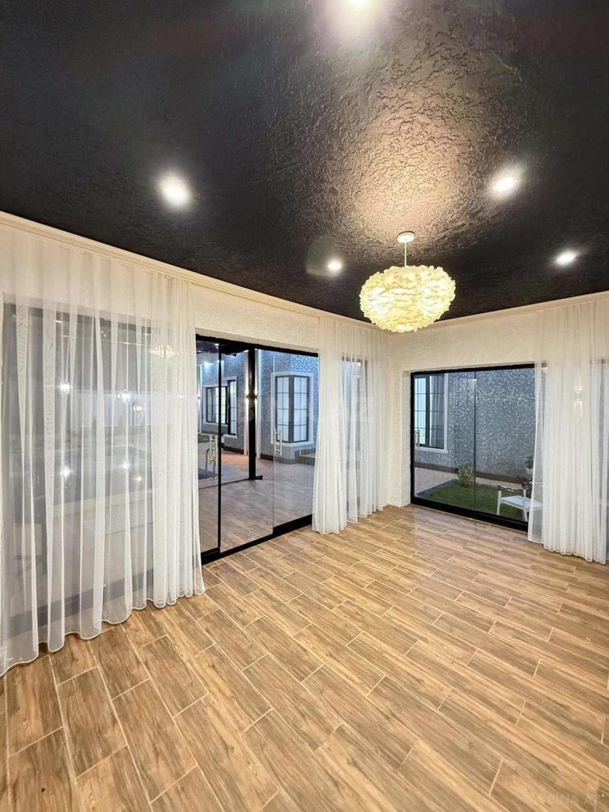 Satılır 5 otaqlı həyət evi 200 m²