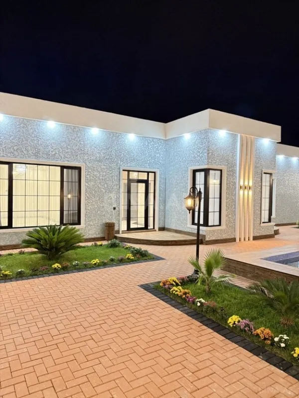 Satılır 5 otaqlı həyət evi 200 m²