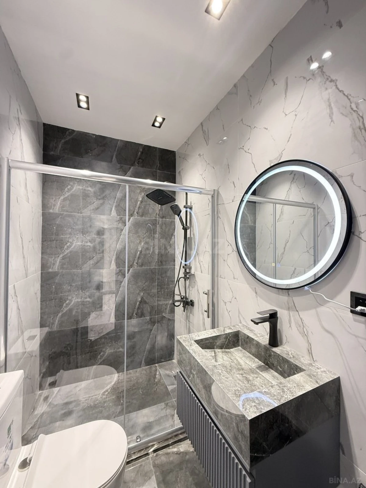 Satılır 5 otaqlı həyət evi 200 m²