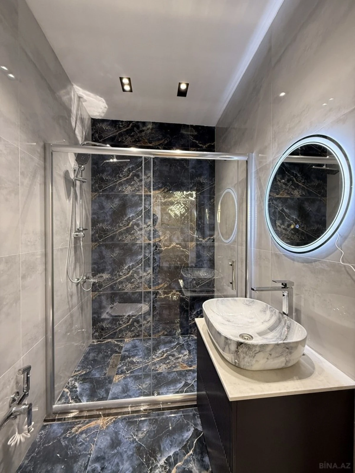 Satılır 5 otaqlı həyət evi 200 m²