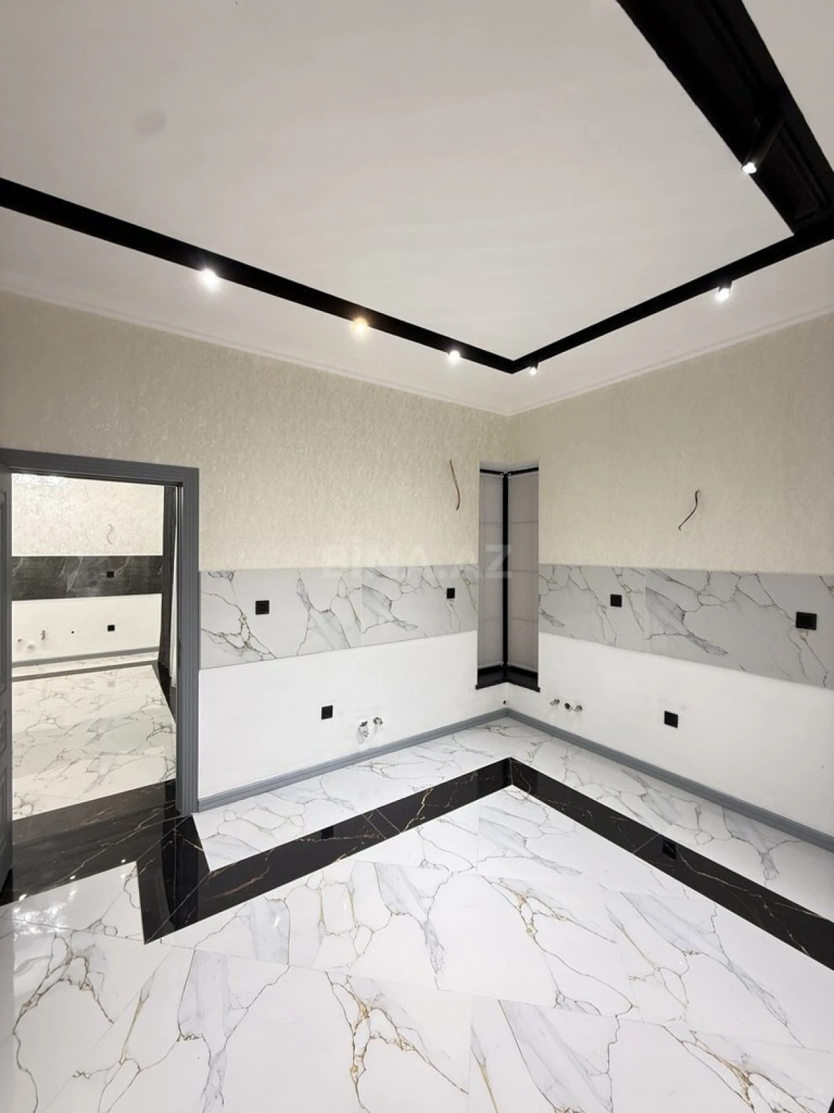 Satılır 5 otaqlı həyət evi 200 m²