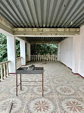 Satılır 8 otaqlı həyət evi 300 m²