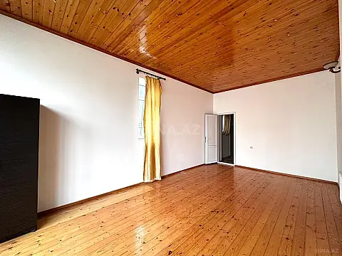 Satılır 8 otaqlı həyət evi 300 m²