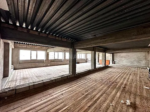 Satılır 8 otaqlı həyət evi 300 m²