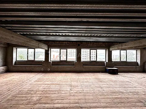 Satılır 8 otaqlı həyət evi 300 m²