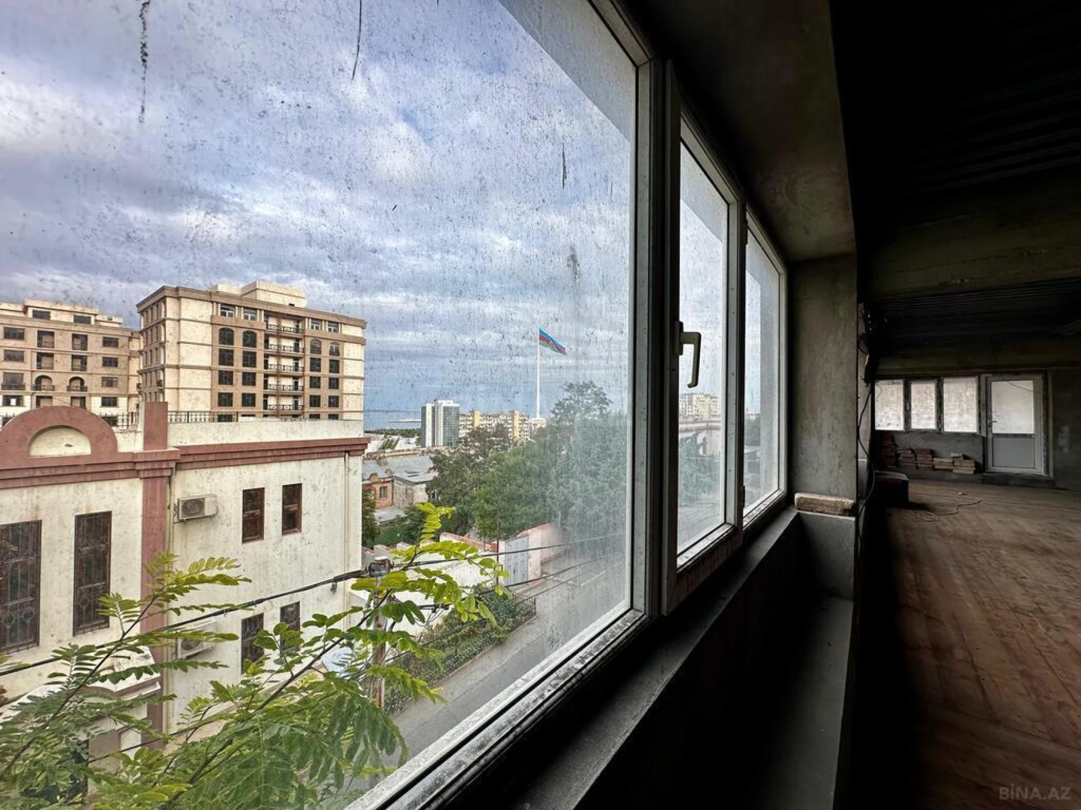 Satılır 8 otaqlı həyət evi 300 m²