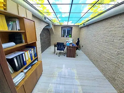 Satılır obyekt 200 m²