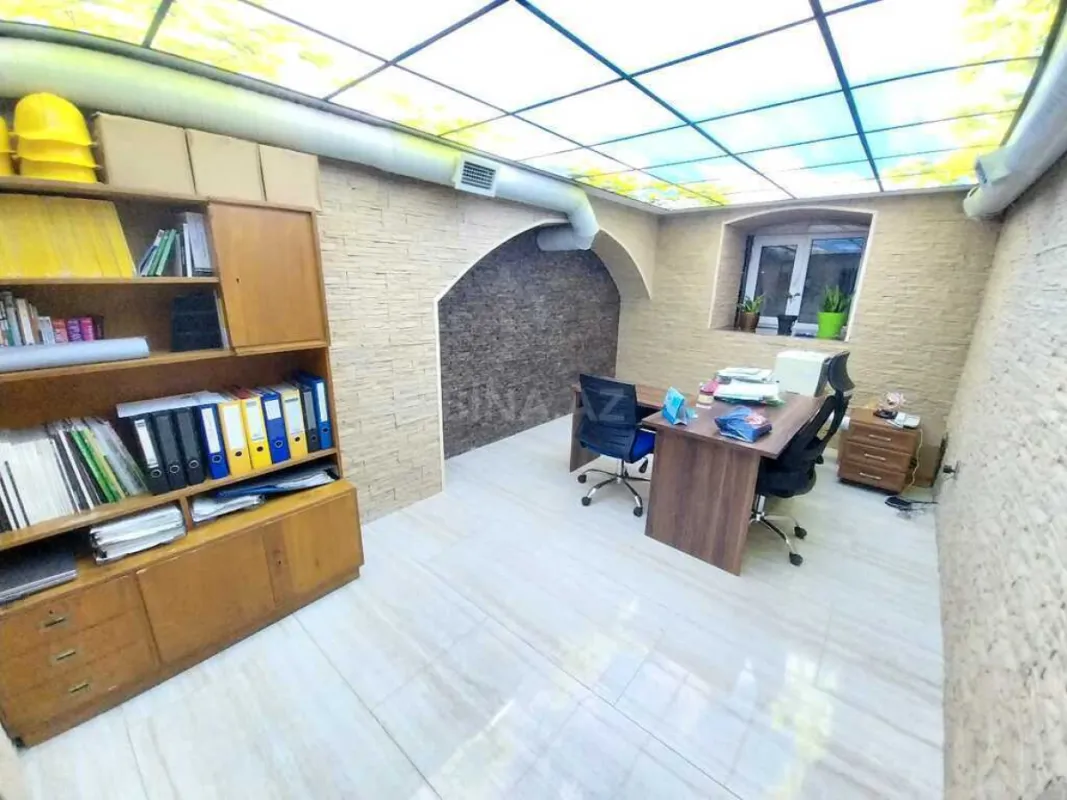 Satılır obyekt 200 m²