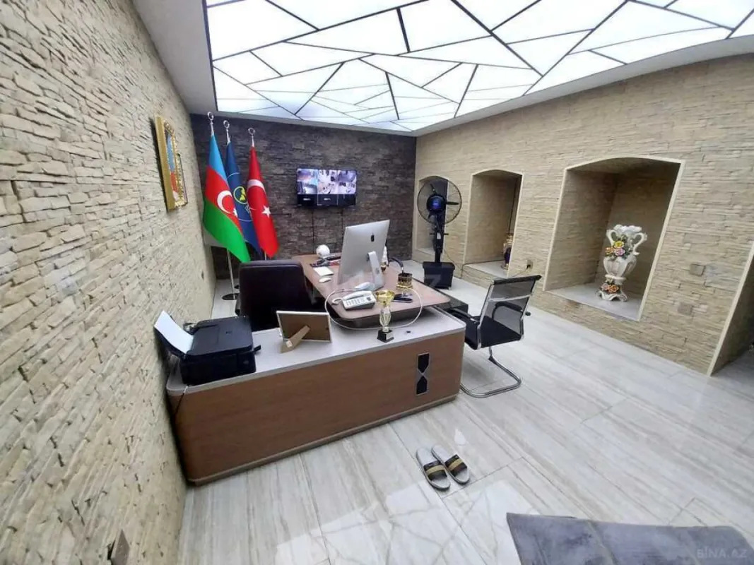 Satılır obyekt 200 m²