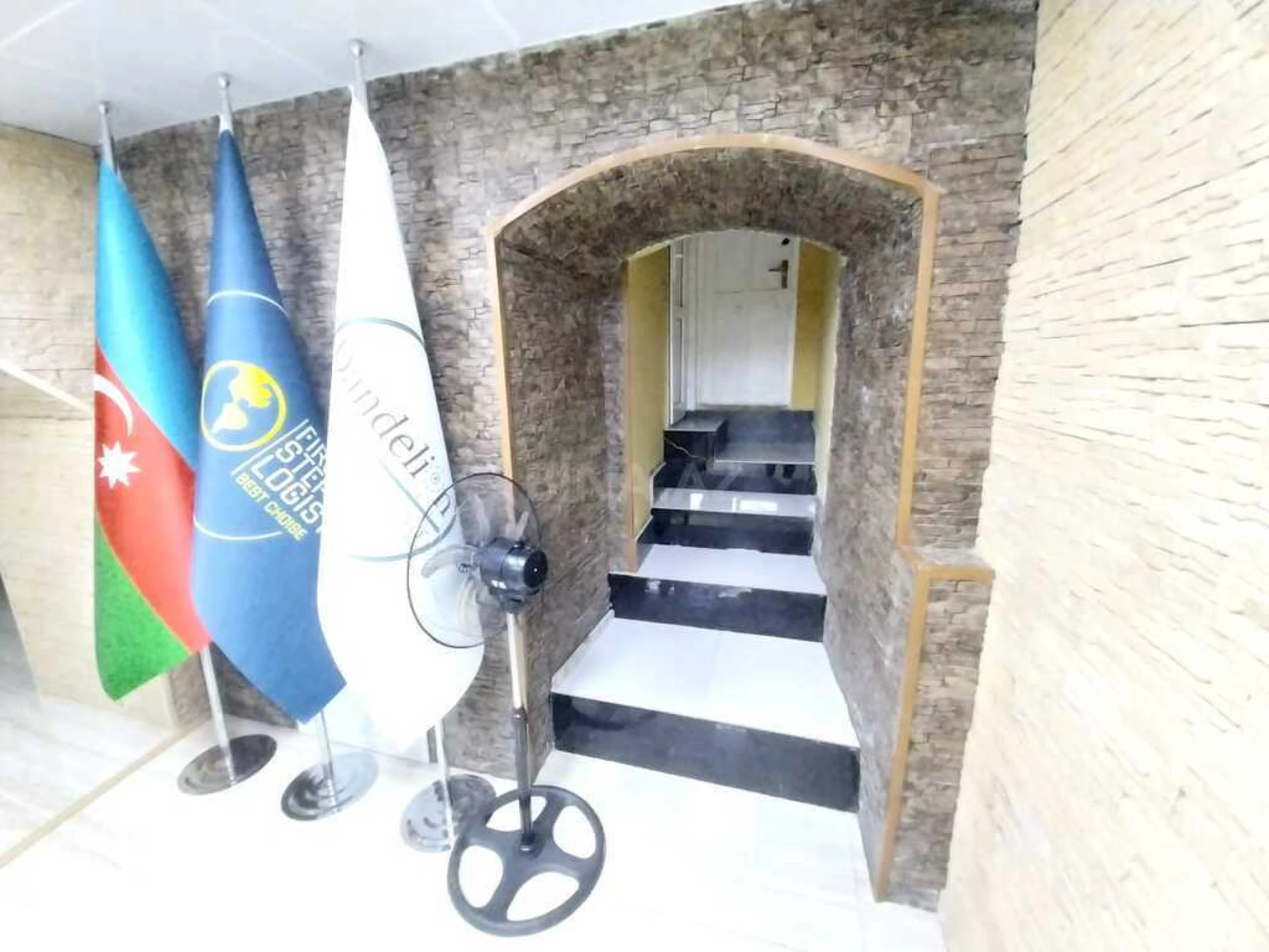 Satılır obyekt 200 m²