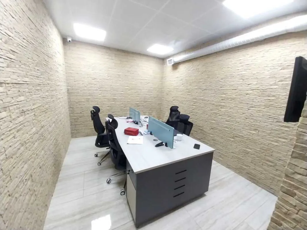 Satılır obyekt 200 m²