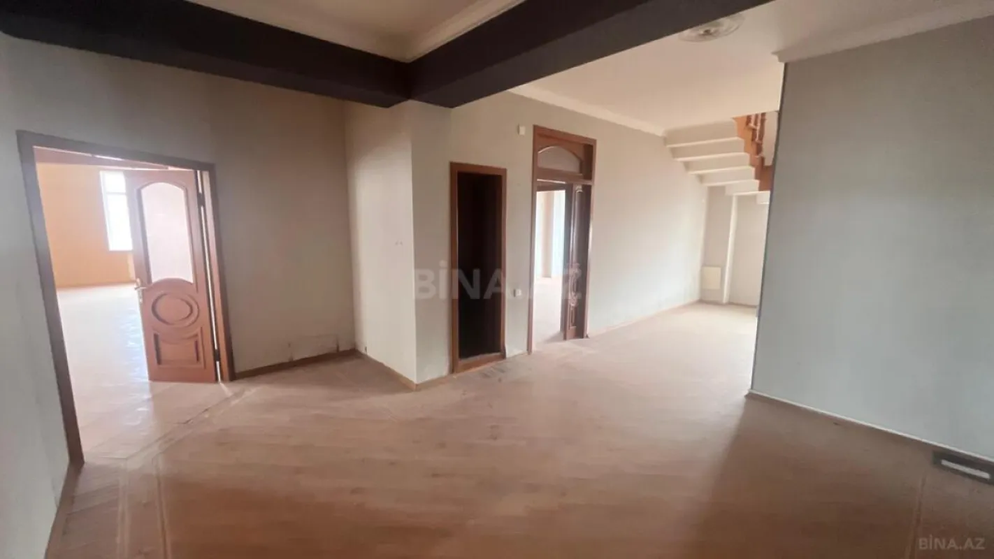 Satılır 8 otaqlı mənzil 464 m²