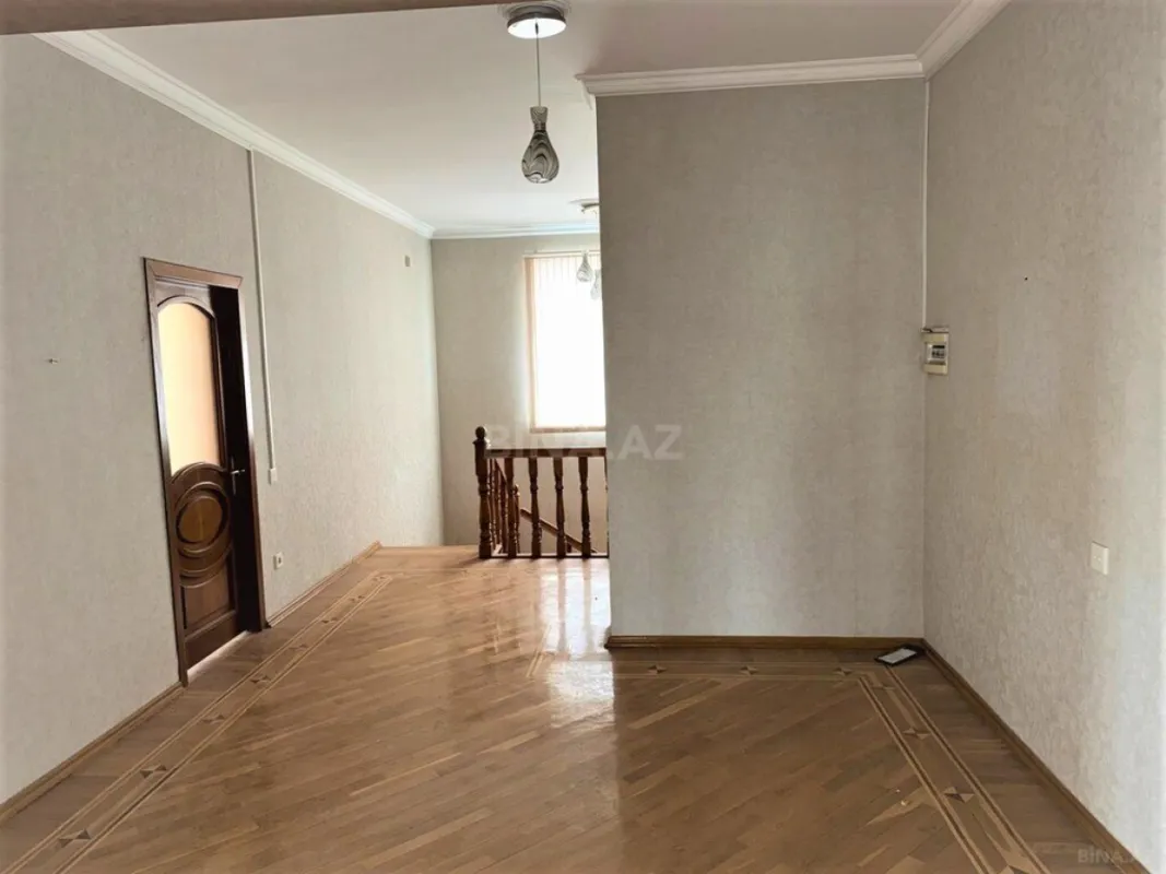 Satılır 8 otaqlı mənzil 464 m²