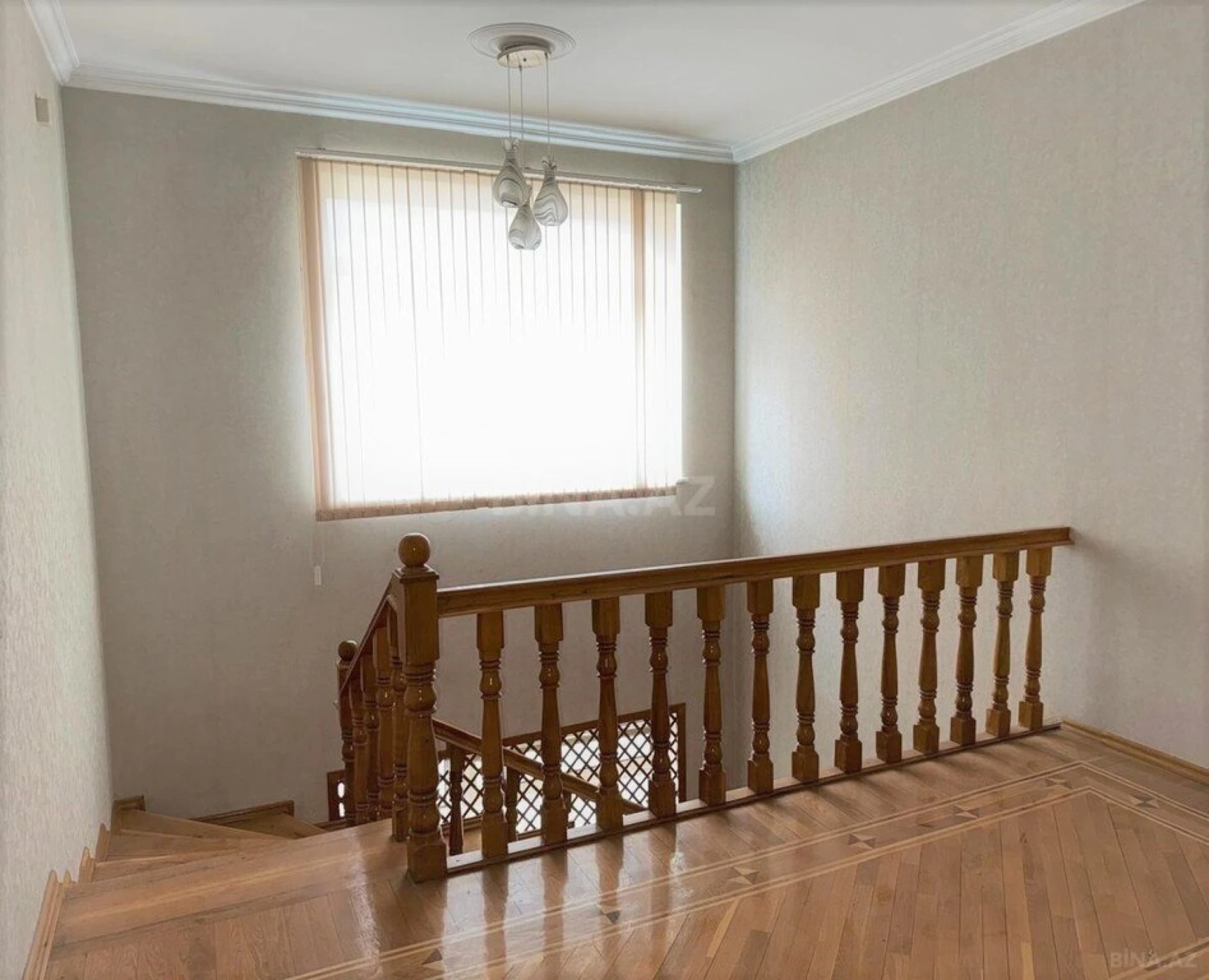 Satılır 8 otaqlı mənzil 464 m²